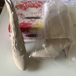 Chinese Laundry ivory suede fringe boots